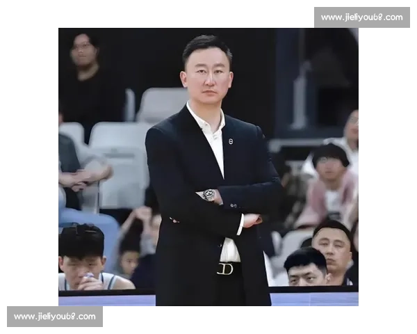 杨瀚森登陆 NBA 后青岛男篮重建:三核成型,刘维伟如何破局内线困局? 杨瀚森登陆 NBA 后青岛男篮重建:三核成型,刘维伟如何破局内线困局?
