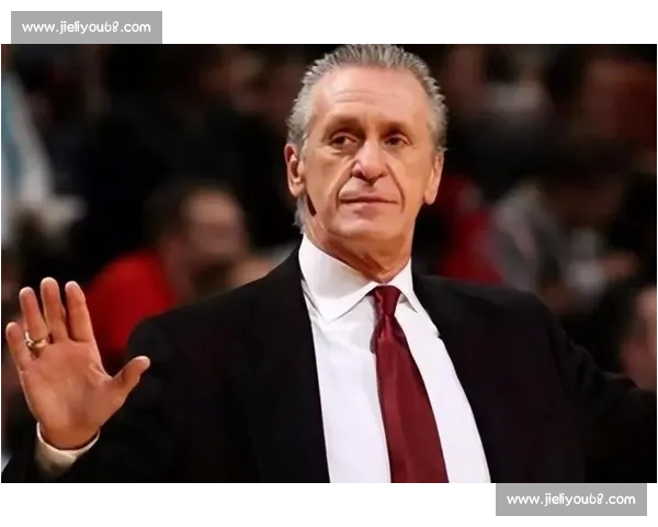 历史性突破!尼克斯瞄准南卡三冠教头,NBA 或迎首位女主帅 历史性突破!尼克斯瞄准南卡三冠教头,NBA 或迎首位女主帅