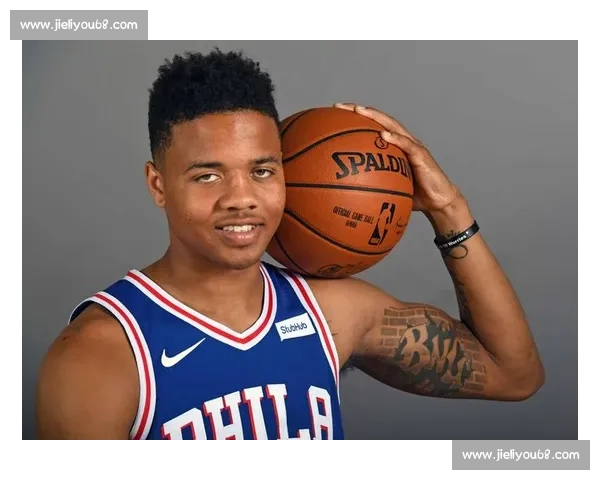 布莱斯臂展实测 2 米 08！父子对比照引热议：视觉错觉还是数据真相？