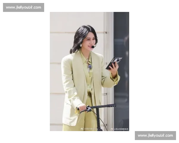 尚雯婕秒解国家队身份谜:从系鞋带动作锁定街舞选手 尚雯婕秒解国家队身份谜:从系鞋带动作锁定街舞选手