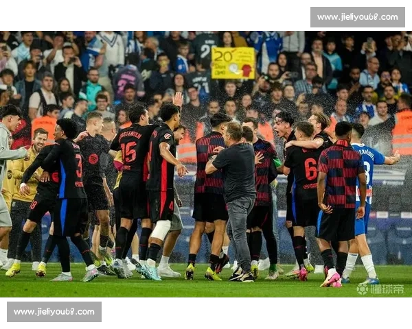 弗里克盛赞却难阻离队?巴萨中卫陷入去留漩涡 弗里克盛赞却难阻离队?巴萨中卫陷入去留漩涡